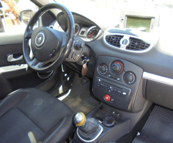 Autodemolizioni Susco Angelo Autodemolizioni Soccorso Stradale 24h Interni Renault Clio Anno 2010 Cc 1461 Td Tipo Motore K9k T7 Kw 63